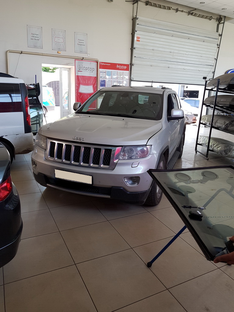 К нам приехал Grand Cherokee